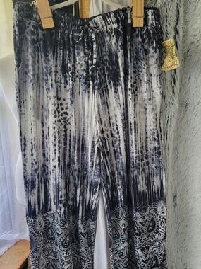 live and let live Black & White Ombre Paisley Wide-Leg Pants